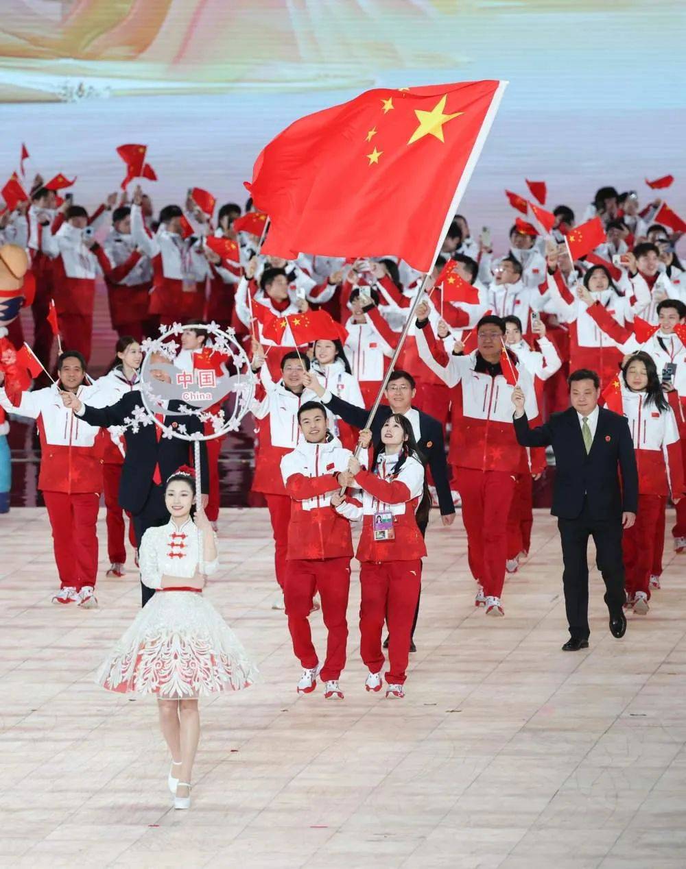 DWG带队取胜！，Ming重要时刻持续失利全场沸腾不已