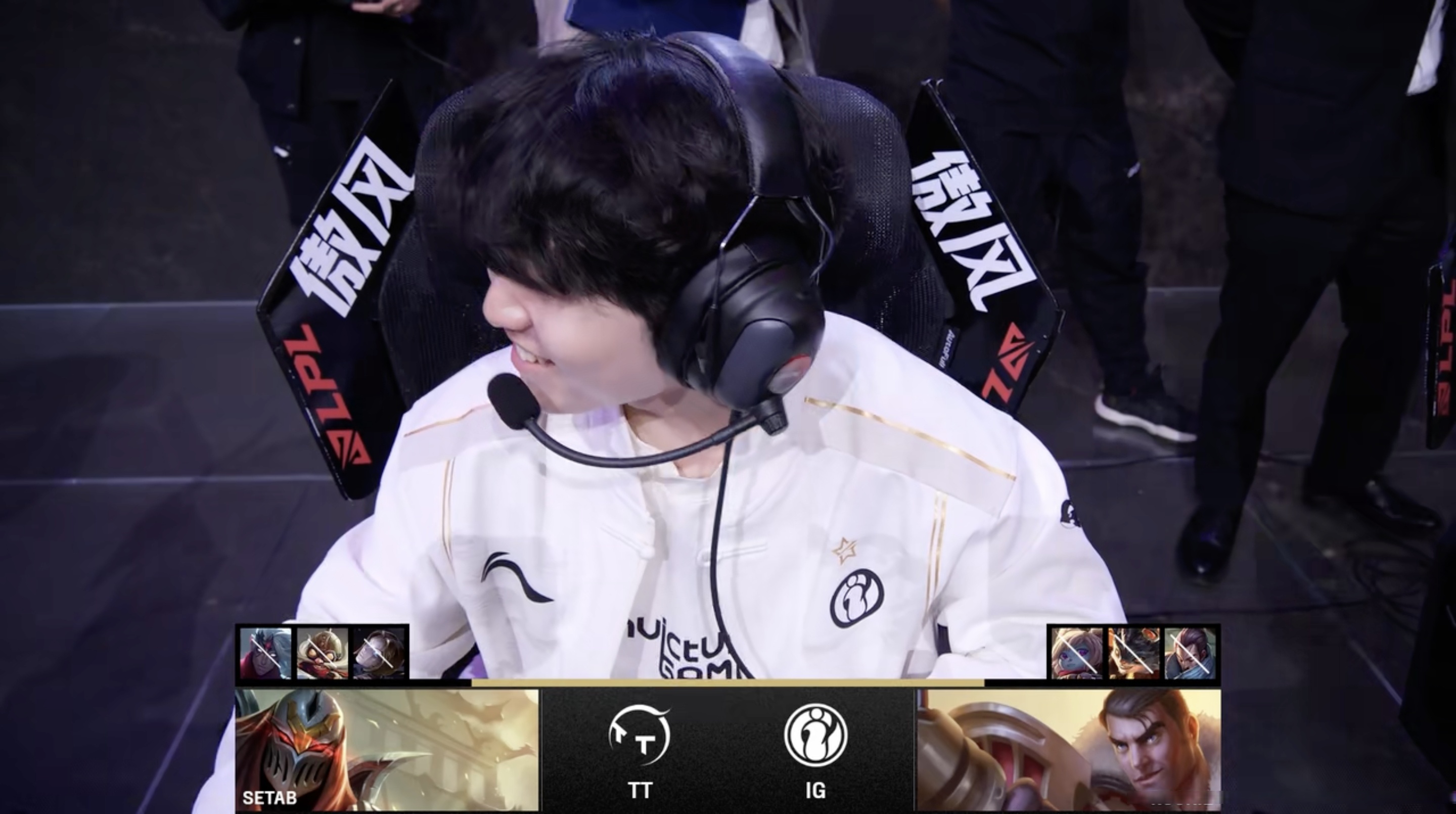 爱游戏全站-RNG带队取胜！，JackeyLove重要时刻反败为胜再创辉煌时刻-爱游戏全站